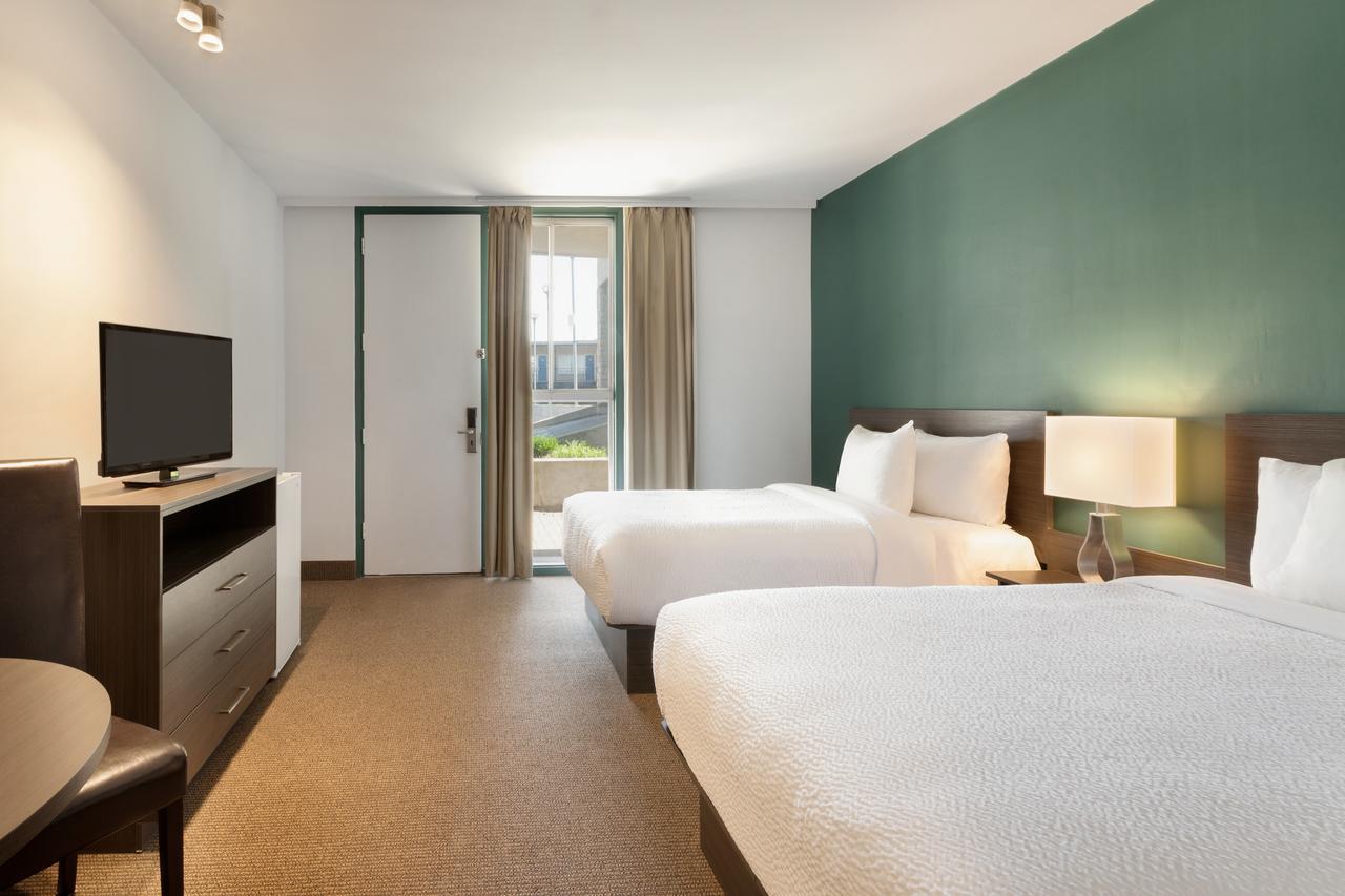 Hotel The Falls &