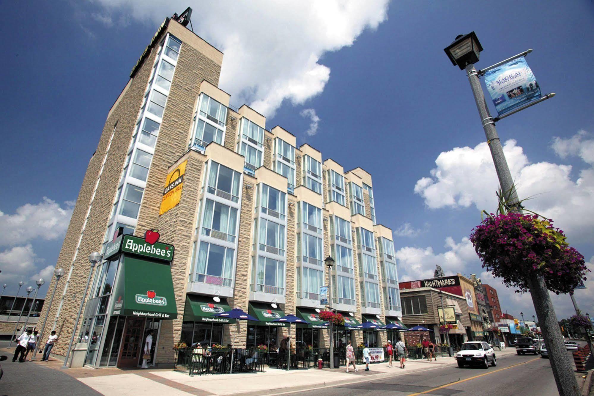 The Falls & Hotel