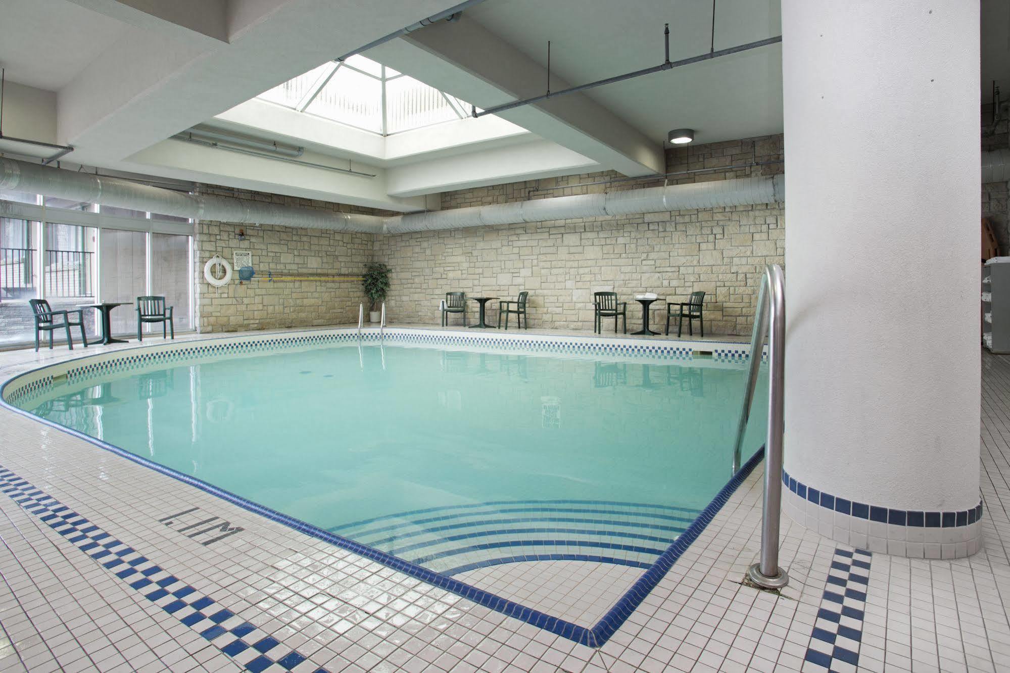 The Falls & Hotel 3*